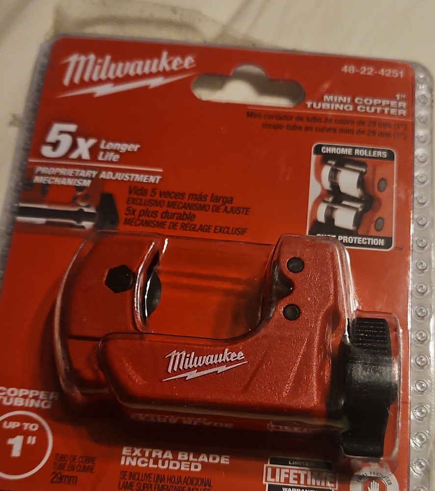 Milwaukee 48-22-4251 Mini Tube Cutter for Copper Tubing 1/8 in to 1 in