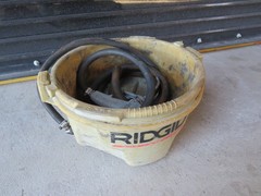 Ridgid Oiler No.318 Bucket with Hand Pump Gun Pipe Threader 300 535 700
