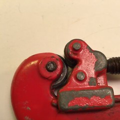 Vintage Red Tubing Cutter 1/8&Prime;-1-1/8&Prime; O.D. Omega Mini-Cutter 1/8 to 5/8 OD Spain