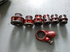 Ridgid 00-R Ratcheting Pipe Threading Tool W/6 Dies 1/8&Prime; 1/4&rdquo; 3/8&Prime; 1/2&rdquo; 3/4&rdquo; 1&Prime;
