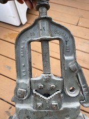 Vintage MARK MFG Co Chicago No. 1 Pipe Vise Bench Mount Pipe Fitting Plumbing