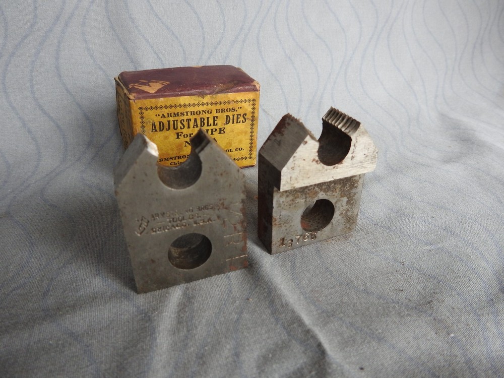 Vintage Armstrong Bros. Adjustable Dies for Pipe No.2A Size 1/2&Prime;.R