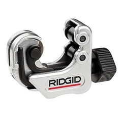 RIDGID Close Quarters AUTOFEED Tubing Cutter 1 4 to 1 1 8 Inch Capacity