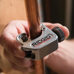RIDGID 32985 Model 104 Close Quarters Tubing Cutter 3/16-inch to 15/16-inch