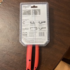 New Milwaukee 48-22-4210 1-5/8 in. Ratcheting Pipe Cutter