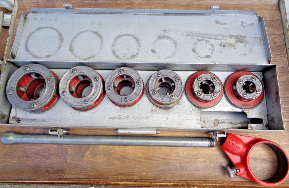 Ridgid 12-R Pipe Threader Die Head Set w/Case & Ratchet Head 12R 1/2&Prime; &ndash; 2&Prime; Dies