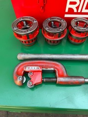 RIDGID Model 700 Power Drive Pipe Threader 12R Die Head Set 1/2-2 NPT Metal Case
