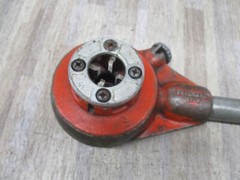 Ridgid D286 12-R Ratcheting Manual Threader 24&Prime; Handle With 1 Die(12-r)