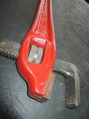 RIDGID 18&Prime; OFFSET PIPE WRENCH 2 1/2&Prime; PIPE CAPACITY