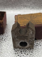 Armstrong Bros. Adjustable Dies for Pipe No.2A Size 1/2&Prime;. O4