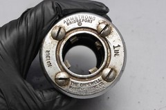 Armstrong bridgeport pipe threader dies 1-1/4 in 291r 703 h481; 1 in 191r 2874