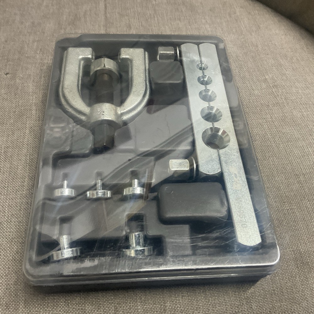 PT W80670 Flaring Tool Set for 3/16&ndash;1/2 in Pipes with Multiple Dies