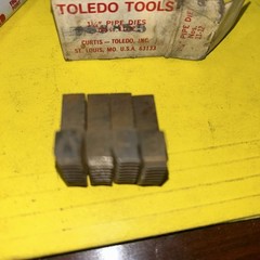 Set of 4 Toledo No. 11-12 1-1/4in Pipe Threading Dies