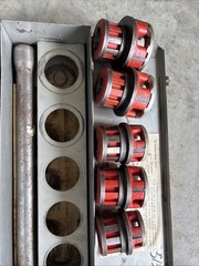 RIDGID 00-R RATCHETING THREADER, DIES AND HANDLE IN CASE