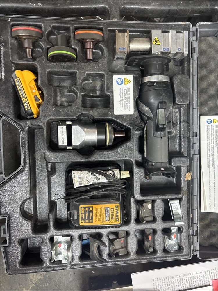Dewalt Rehau EVERLOC+ Pex Tool & Compression Sleeve Fitting System 1x Battery