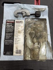 RIGID CAT. 32910 [Model 10] Tubing and Conduit Cutter 1/8&rdquo; &mdash; 1&rdquo; Model No. F-158