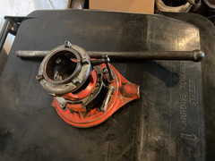 RIDGID [N&deg; 65-R] (1&Prime; TO 2&Prime;) pipe threader with handle made-in-USA