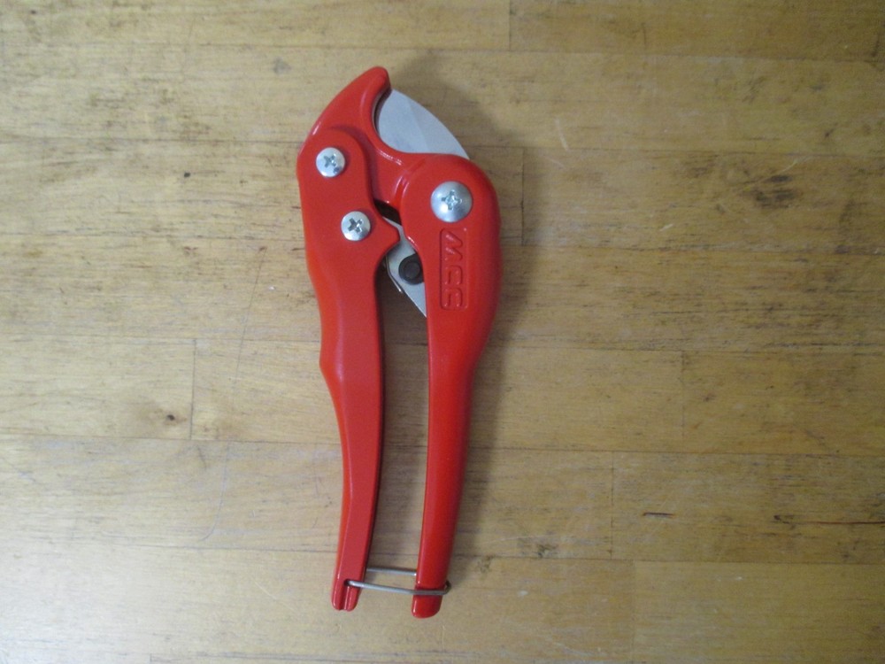 MCC Ratcheting PVC Tube Cutter VC-34 Up to 1&Prime; Cutting