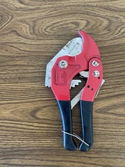 Orbit Heavy Duty PVC Pipe Cutter with Rubber Handle 1/2&Prime; &ndash; 1&Prime;