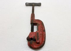 **GENUINE** RIDGID 32820 Heavy Duty Screw Feed Pipe Cutter 1/8in to 2in **USED**