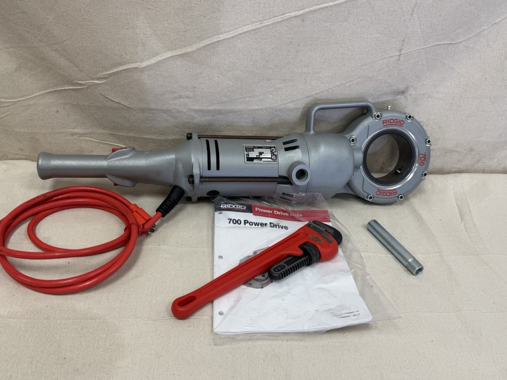 RIDGID 41935 Portable Pipe Threading Machine Corded 700 For 1/8&Prime; to 2&Prime; Pipe 0 Di