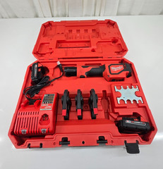 Milwaukee 2674-22C M18 Short Throw Press Tool Kit with PEX Crimp Jaws