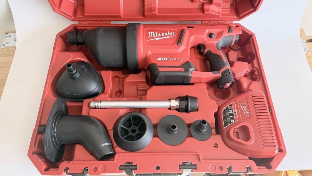 MILWAUKEE M12 AIRSNAKE 2572B-21 DRAIN CLEANING AIR GUN KIT TESTED WORKING
