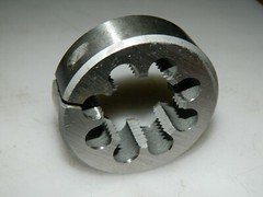 Interstate Round Pipe Die 1 &ndash; 11-1/2 NPT Thread 2-1/2" Outside Dia HSS 0380