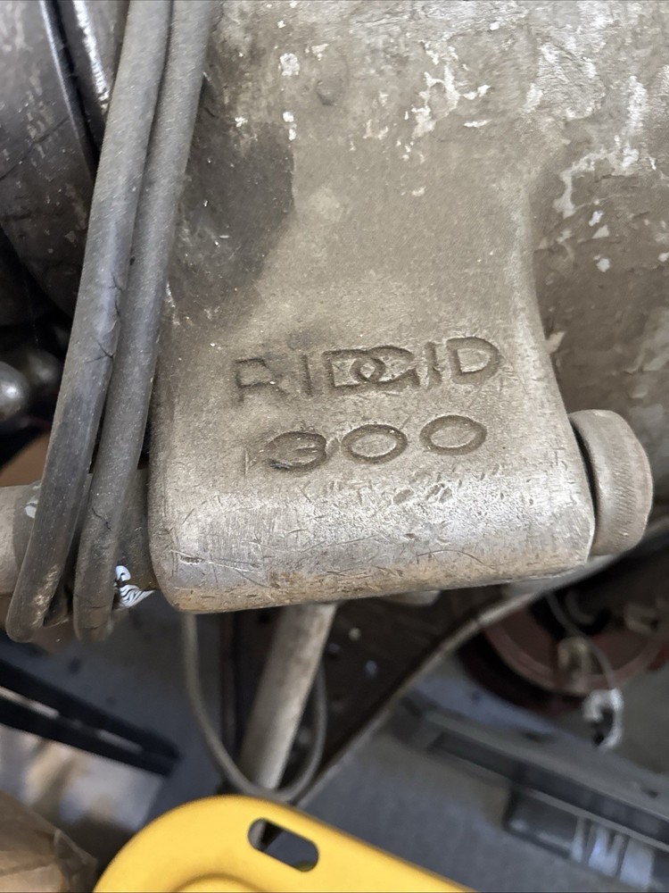 RIDGID 300 Pipe Threading Machine /Stand & Vise No Cutter No reamer Works great!
