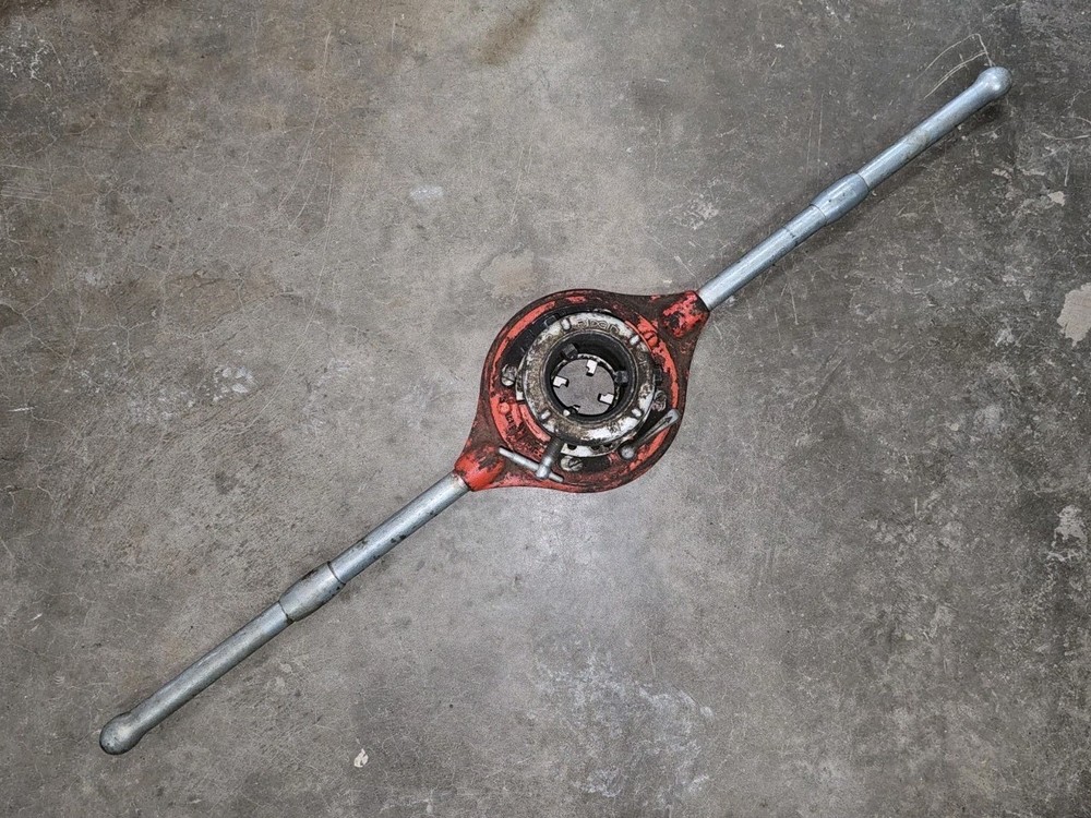 RIDGID No. 65-R, C-148-1, C-418 &ndash; 1&Prime; to 2&Prime; &ndash; Pipe Threader &ndash; w/ 2 Handles