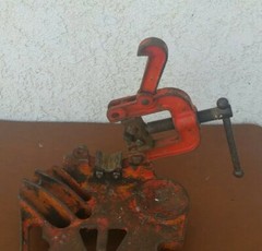 Ridgid Tristand TSY 2-1/2 Yoke Pipe Vise 1/8&Prime; to 2-1/2&Prime; made in the USA no legs