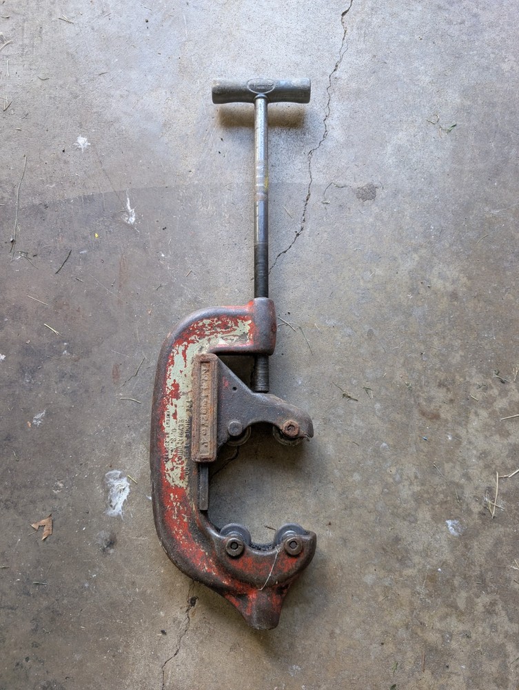 RIDGID Model 44-S Heavy Duty 2&Prime; &ndash; 4&Prime; Pipe Cutter Tool Made In USA