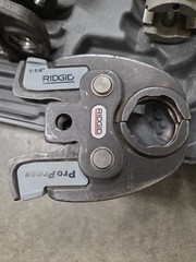 Ridgid RP 200-B Compact Press Tool Kit w/4 Jaws, Battery, And Case Used