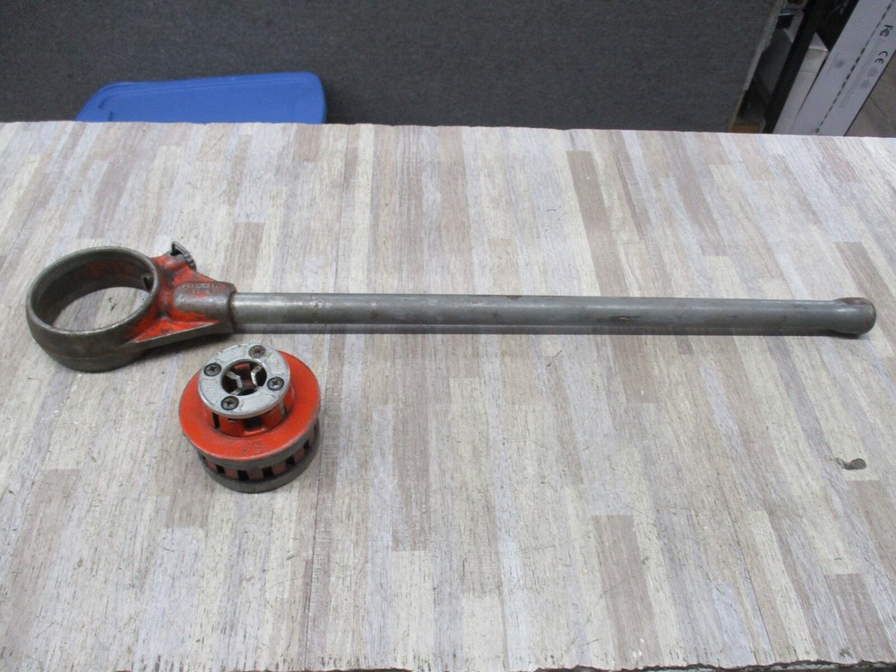 Ridgid D286 12-R Ratcheting Manual Threader 24&Prime; Handle With 1 Die(12-r)
