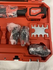 Milwaukee M18 18V Cordless Short Throw Press Tool Kit PEX Crimp Jaws 2674-22C