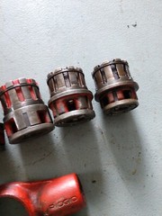 Ridgid 00-R Ratcheting Pipe Threading Tool W/6 Dies 1/8&Prime; 1/4&rdquo; 3/8&Prime; 1/2&rdquo; 3/4&rdquo; 1&Prime;