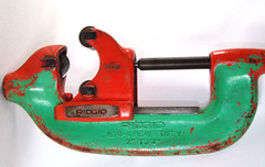 RIDGID 4-S Heavy Duty Pipe Cutter 2&Prime; &ndash; 4&Prime; 32840