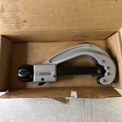 Ridgid 31642 Model 152 Quick-Acting Tubing Cutter (1/4&Prime; &ndash; 2-5/8&Prime;)