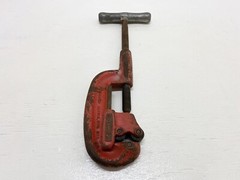 **GENUINE** RIDGID 32820 Heavy Duty Screw Feed Pipe Cutter 1/8in to 2in **USED**