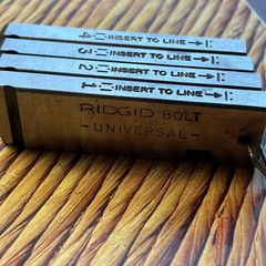 NOS Ridgid 3/8&rdquo;-16 UNC UNIVERSAL HS BOLT DIES (C2)
