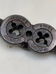 Ridgid 33-B 3 Way Manual Bolt Die Pipe Threader 1/2-13, 5/8-11, 3/8-16 dies 33B