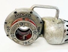 RIDGID No. 700 Pipe Threader Power Drive w/ 4 Dies 1/2&rdquo;&ndash;2&rdquo;