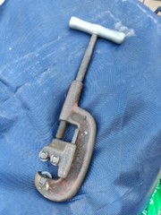 RIDGID No.2A/202 HEAVY DUTY PIPE CUTTER 1/8&rdquo;-2&rdquo; PIPE CAPACITY RIDGE TOOL CO.