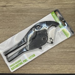 Pittsburgh 62588 Ratcheting PVC Pipe Cutter &ndash; 1-5/8&Prime; Capacity Heat-Treated Blade