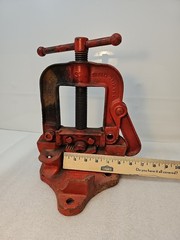 Vintage Pipe Vise Stand Yoke Tools No. B Y 3 THE RIDGE TOOLS ELIRIA Ohio USA