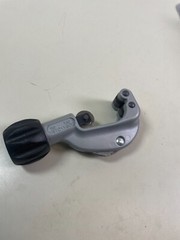 Ridgid 150 1/8 in. to 1-1/8 in. Constant Swing Tubing Cutter #31622