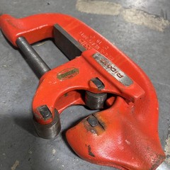 RIDGID 32840 MODEL 4-S HEAVY DUTY PIPE CUTTER 2&Prime; TO 4&Prime; CAPACITY MADE IN USA