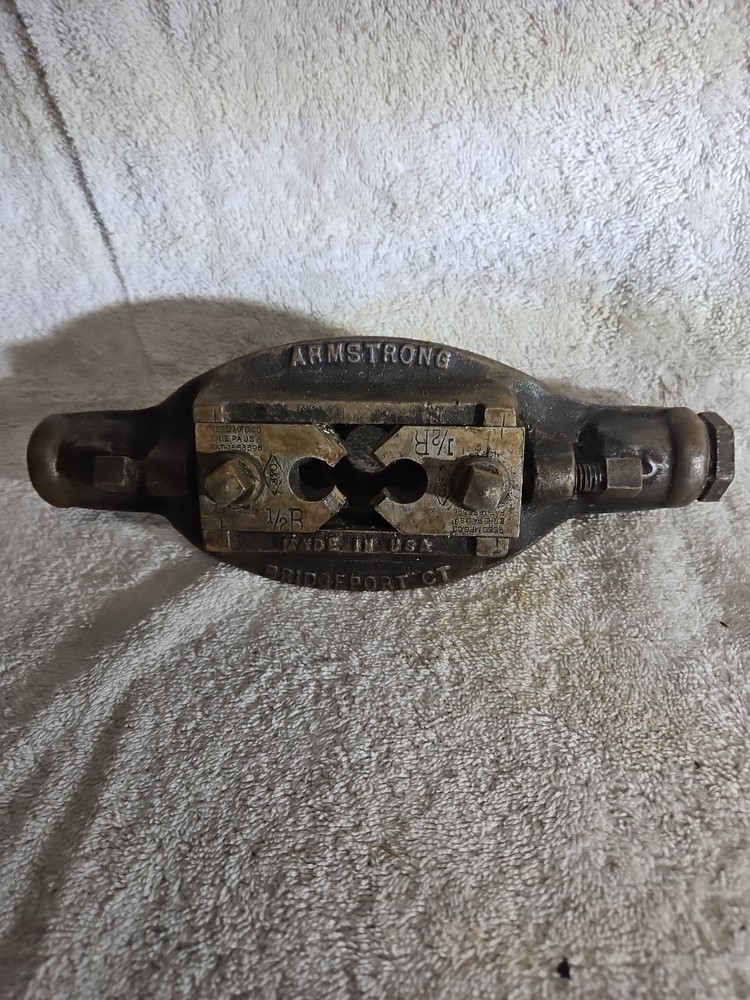 Vintage F. Armstrong 2 Pipe Threader 1/2 R Made In U.S.A.