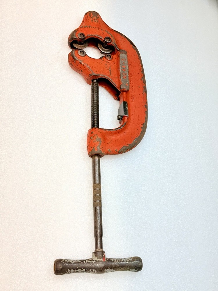 Ridgid No. 44-S Heavy Duty Four Wheel 2-1/2&Prime; to 4&Prime; Pipe Cutter #2