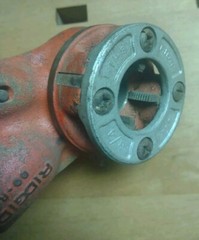 RIDGID MANUAL PIPE THREADER OO-R with 3 DIE HEADS 3/8&Prime;, 1/2&Prime;, 3/4&Prime;